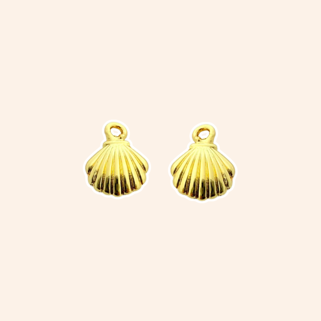 Small Gold-Plated Clam Charm